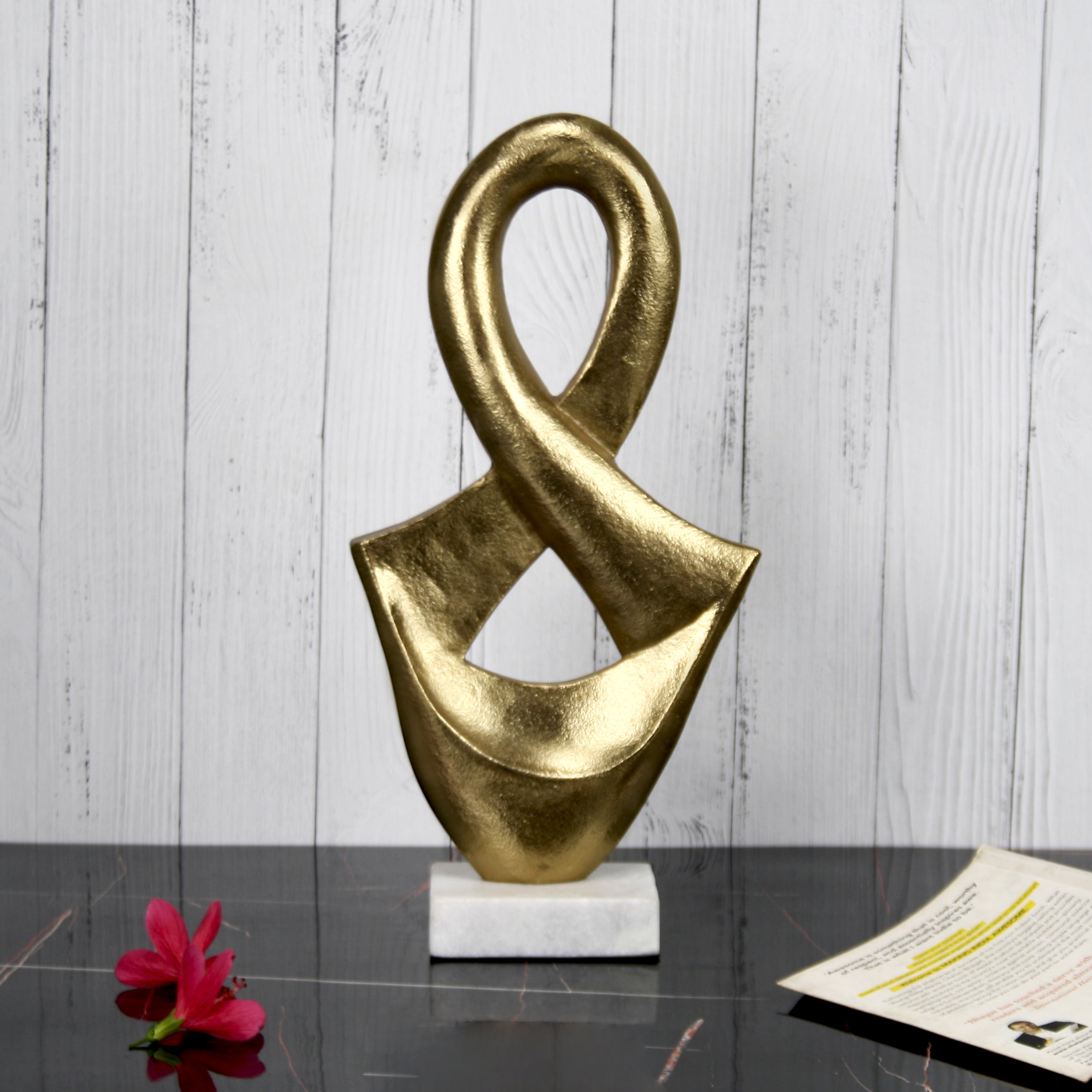 Abstract Gold Décor Sculpture