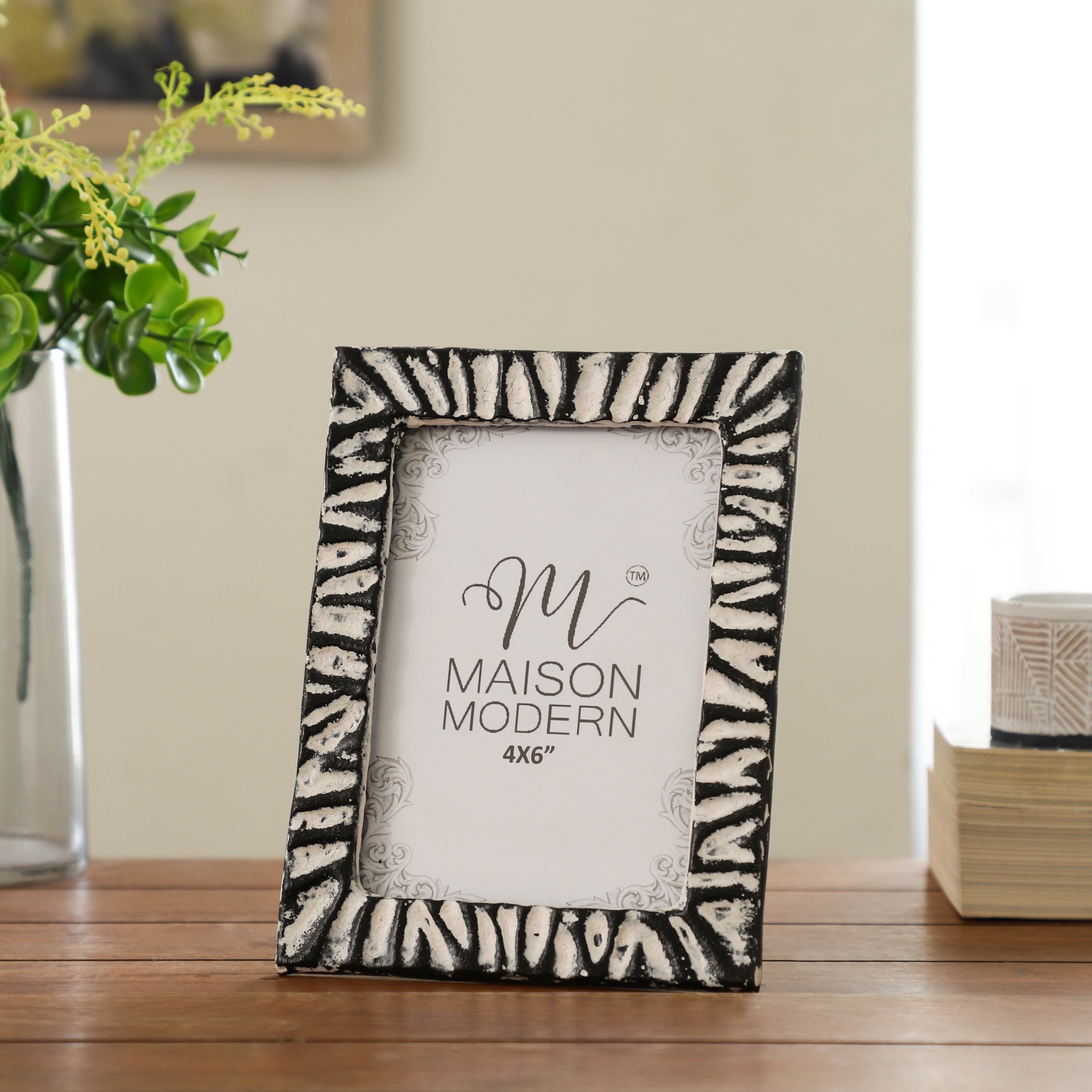 Black AlumaSnap Photo Frame