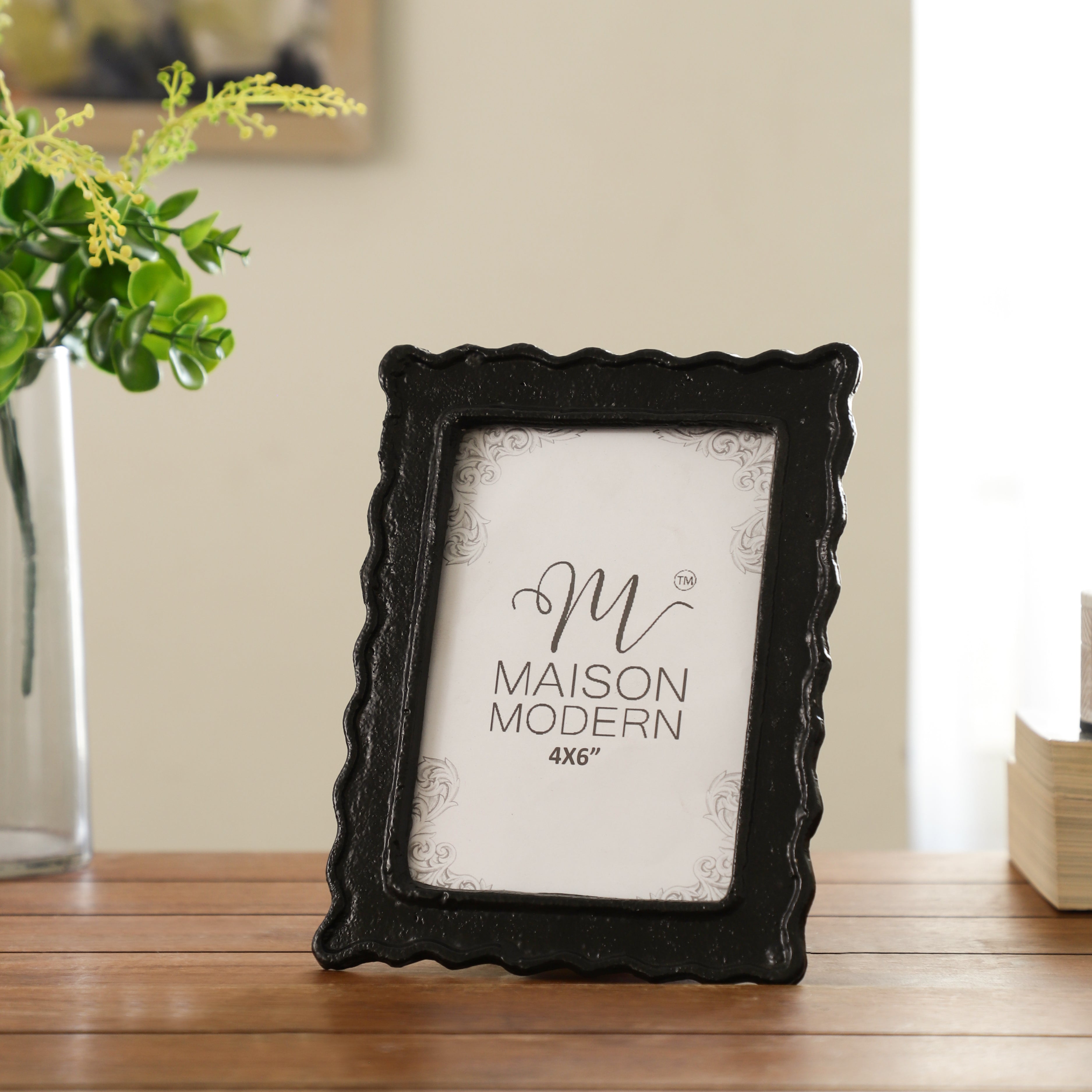 Black FrameLinx Photo Frame