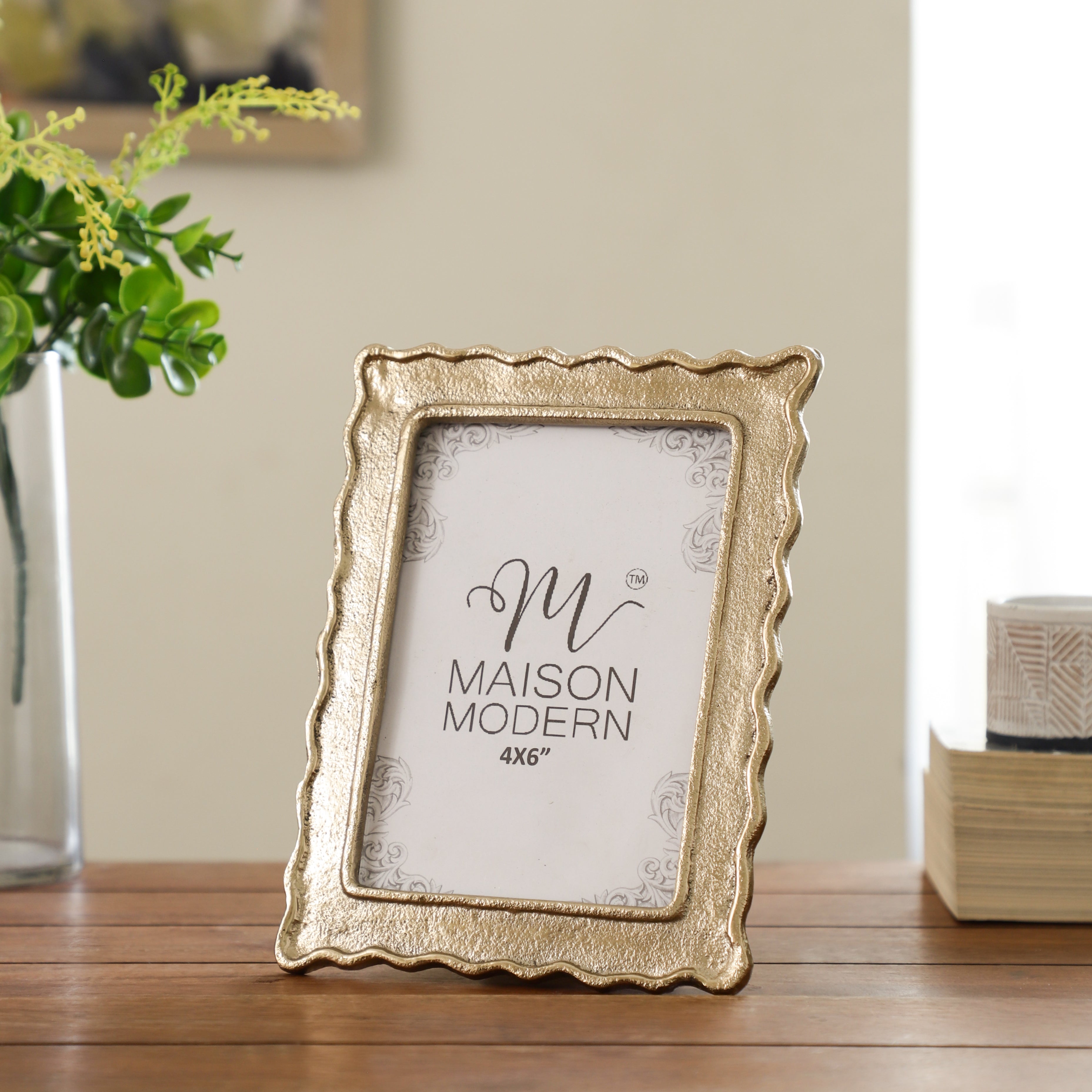 Gold FrameLinx Photo Frame