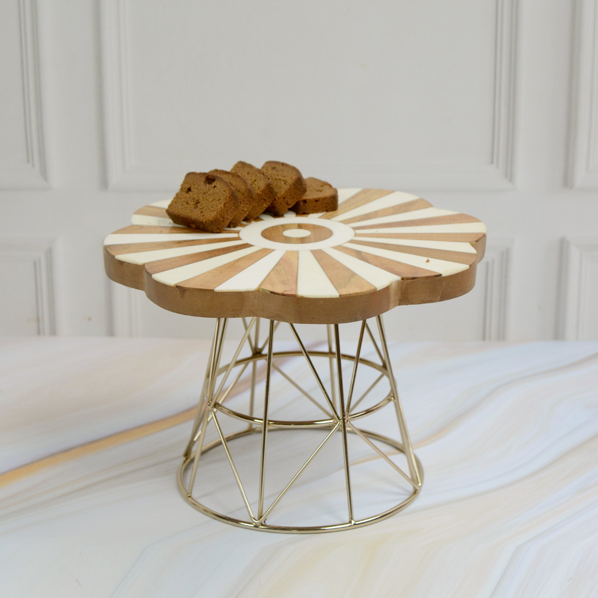 Gold Naked Bloom Decorative Cake Stand