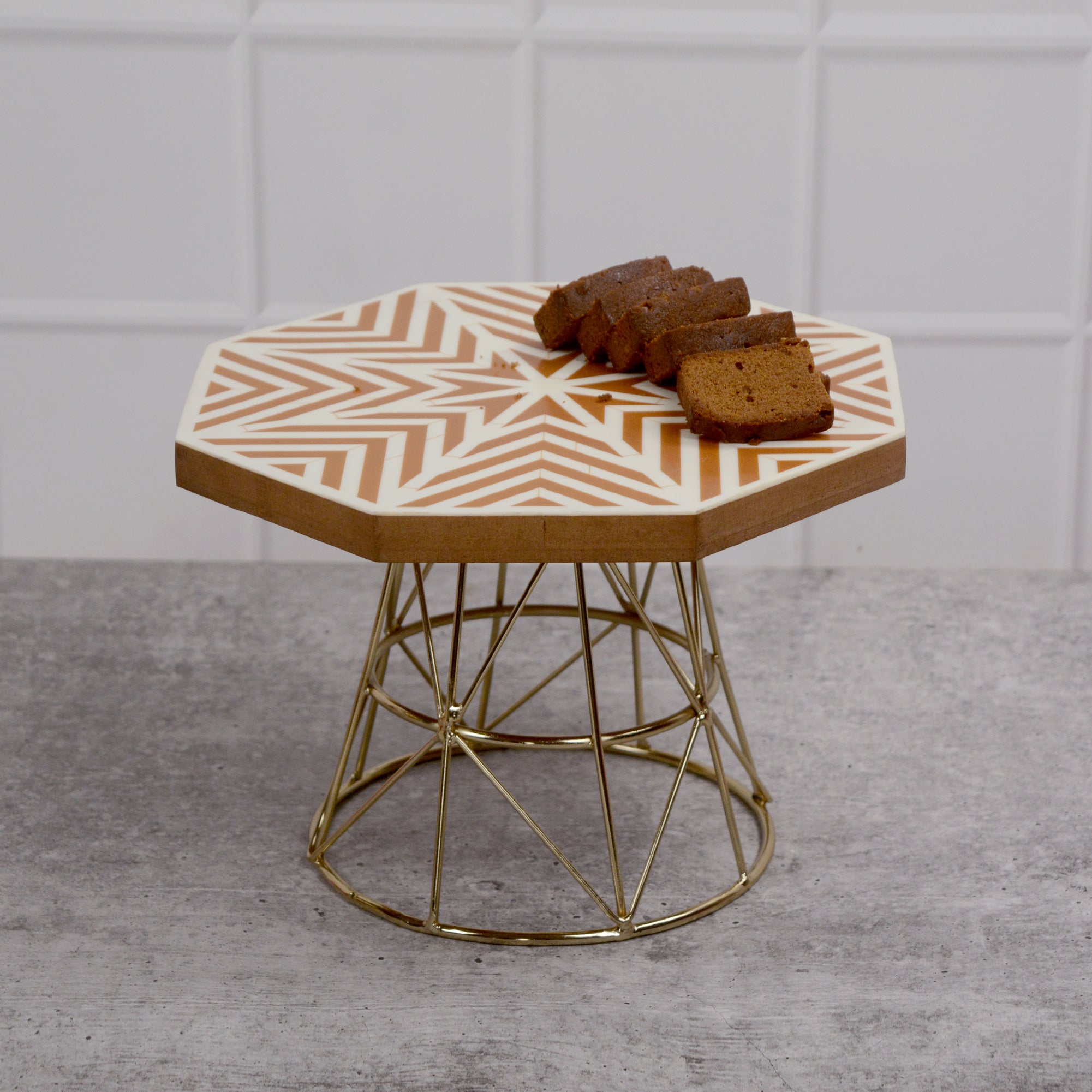 Gold Nova Cradle Decorative Cake Stand